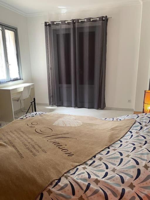 Villa Serenice - F2 Au Calme, Climatise, Wifi Et Parking Gratuit ภายนอก รูปภาพ
